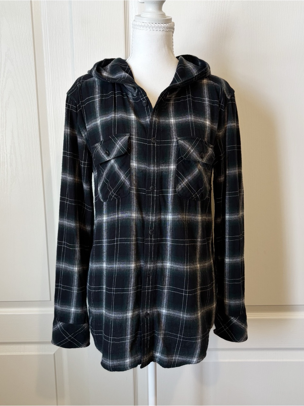 Aritzia TNA Plaid Hooded Button-Down Flannel Boyfriend Fit Shirt Small